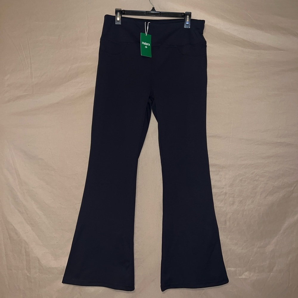 High-Waisted Flare Yoga Leggings with Back Pockets